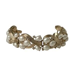 1960s Trifari Gold Plate Faux Pearl White Crystal Gorgeous Glam Link Bracelet